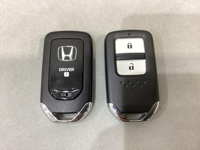 フィット e:HEVホーム コネクトディスプレイ ドライブレコーダー ホンダセンシング クルーズコントロール 衝突軽減ブレーキ 横滑り防止 障害物センサー バックカメラ 盗難防止 LEDヘッドライト 4WD(16枚目)