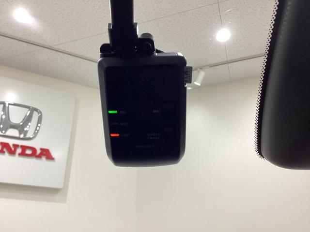 フィット e:HEVホーム コネクトディスプレイ ドライブレコーダー ホンダセンシング クルーズコントロール 衝突軽減ブレーキ 横滑り防止 障害物センサー バックカメラ 盗難防止 LEDヘッドライト 4WD(19枚目)