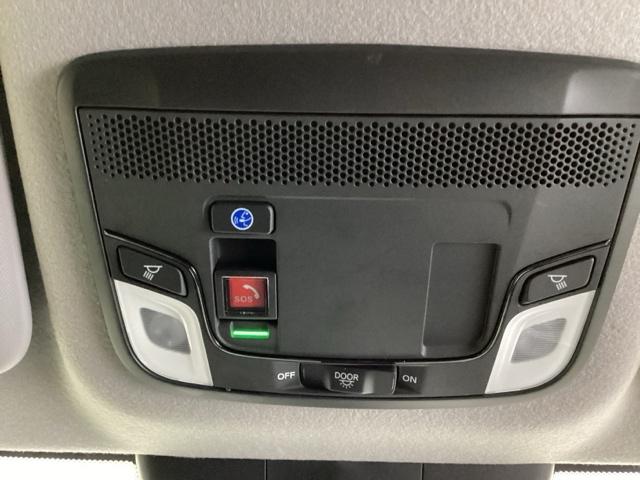 フィット ｅ：ＨＥＶホーム　コネクトディスプレイ　ドライブレコーダー　ホンダセンシング　クルーズコントロール　衝突軽減ブレーキ　横滑り防止　障害物センサー　バックカメラ　盗難防止　ＬＥＤヘッドライト　４ＷＤ（8枚目）