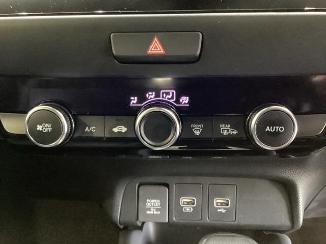 フィット ｅ：ＨＥＶホーム　コネクトディスプレイ　ドライブレコーダー　ホンダセンシング　クルーズコントロール　衝突軽減ブレーキ　横滑り防止　障害物センサー　バックカメラ　盗難防止　ＬＥＤヘッドライト　４ＷＤ（13枚目）