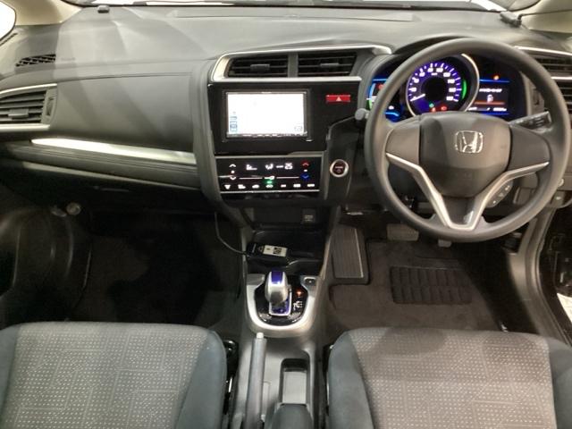 フィットハイブリッド Ｆパッケージ　社外ナビ　フルセグＴＶ　エンジンスターター　キーレス　スマートキー　横滑り防止　盗難防止　ＬＥＤヘッドライト　４ＷＤ（5枚目）