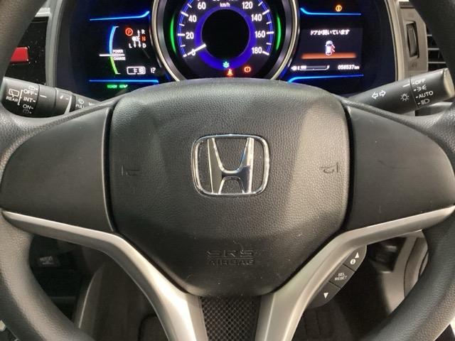 フィットハイブリッド Ｆパッケージ　社外ナビ　フルセグＴＶ　エンジンスターター　キーレス　スマートキー　横滑り防止　盗難防止　ＬＥＤヘッドライト　４ＷＤ（10枚目）