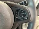 ハンドルにHondaセンシング系のクルーズコントロールやレーンキープアシストなどの操作スイッチが装備されています。ハンドルから手を離さず安全に操作できます。