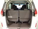 開口部も広く荷物の積み下ろしもしやすいお車となっております。３列目シートは５：５の割合で背もたれを倒しシートの跳ね上げができます。