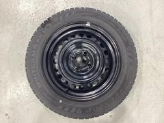 当社にてデモ走行時に装着していたワンシーズン使用の中古スタットレスタイヤ＋ホイール４本セットを用意致しました。（２０２４年製、タイヤ＋ホイールは現状渡し、保証対象外です） 3