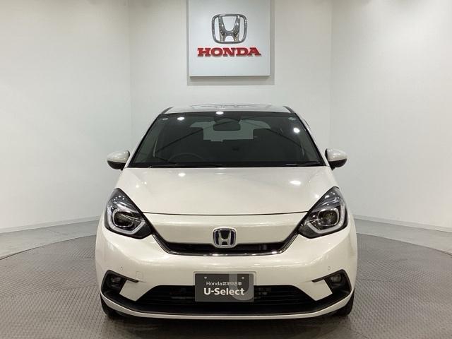 フィット ｅ：ＨＥＶホーム　ドライブレコーダー　キーレス　スマートキー　ホンダセンシング　クルーズコントロール　衝突軽減ブレーキ　横滑り防止　障害物センサー　盗難防止　ＬＥＤヘッドライト　４ＷＤ（2枚目）