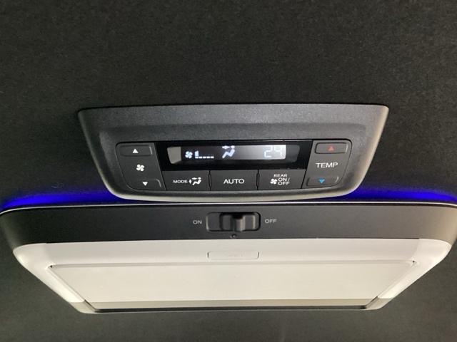 ステップワゴン ｅ：ＨＥＶスパーダ　オートクルーズコントロール　クリアランスソナー　ＬＥＤヘッドライト　ナビ　ＴＶ　ドライブレコーダー前後装備車　光触媒抗菌消臭施工済（13枚目）
