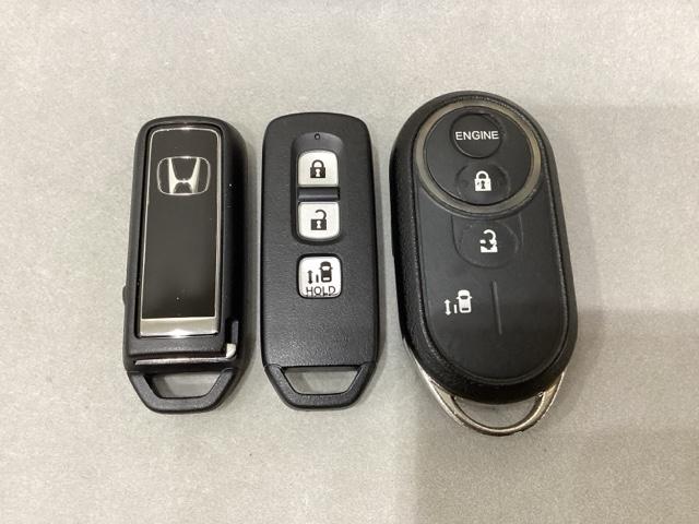 N-BOXカスタム G・Lホンダセンシング 純正メモリーナビ 純正アルミホイール エンジンスターター いまコレ+新品・フロアカーペットマット ホンダセンシング クルーズコントロール バックカメラ 片側電動スライドドア 4WD LEDヘッドライト(15枚目)