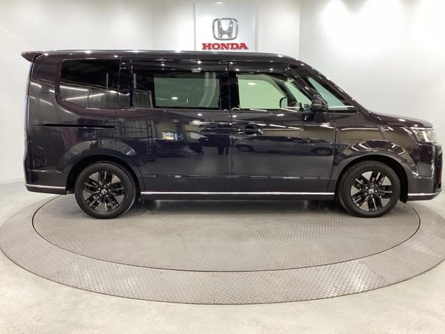 ステップワゴン スパーダプレミアムライン　純正メモリーナビ　純正アルミホイール　ドライブレコーダー　シートヒーター　電動リアゲート　両側電動スライドドア　ホンダセンシング　クルーズコントロール　全周囲カメラ　ＬＥＤヘッドライト　４ＷＤ（4枚目）