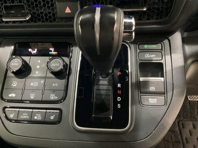 ステップワゴン スパーダプレミアムライン　純正メモリーナビ　純正アルミホイール　ドライブレコーダー　シートヒーター　電動リアゲート　両側電動スライドドア　ホンダセンシング　クルーズコントロール　全周囲カメラ　ＬＥＤヘッドライト　４ＷＤ（9枚目）