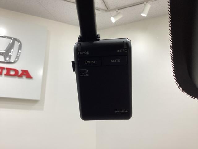 ステップワゴン スパーダプレミアムライン　純正メモリーナビ　純正アルミホイール　ドライブレコーダー　シートヒーター　電動リアゲート　両側電動スライドドア　ホンダセンシング　クルーズコントロール　全周囲カメラ　ＬＥＤヘッドライト　４ＷＤ（19枚目）