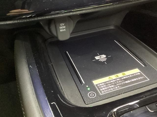 ヴェゼル ｅ：ＨＥＶＺ　純正メモリーナビ、中古スタッドレスタイヤ、ドライブレコーダー前後装着＋ＥＴＣ２／０付　当社デモカー（12枚目）