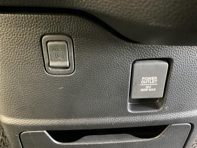 N-BOXカスタム G・Lホンダセンシング 4WD 光触媒抗菌消臭施工済 純正メモリーナビ フルセグTV バックモニター 左側電動スライドドア 衝突被害軽減ブレーキ レーンキープアシスト(17枚目)