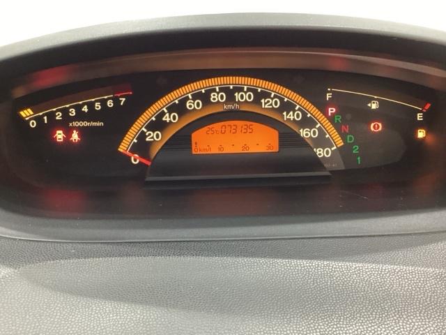 フリード ＧエアロＬパッケージ　４ＷＤ　光触媒抗菌消臭施工済　純正ＨＤＤナビ　バックモニター　左側電動スライドドア　オートエアコン　キーレス　横滑り防止（10枚目）