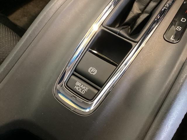 ヴェゼル Ｘ・ホンダセンシング　光触媒抗菌消臭施工済　ナビ　シートヒーター　ＥＴＣ（8枚目）