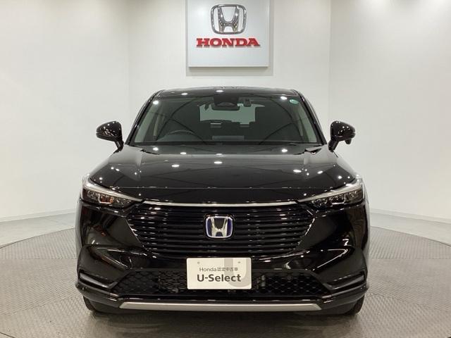 ヴェゼル ｅ：ＨＥＶＺ　ドライブレコーダー前後装備車　光触媒抗菌消臭施工済　ＥＴＣ　バックカメラ　Ｂｌｕｅｔｏｏｔｈ　電動リアゲート　衝突被害軽減システム　キーレスエントリー　スマートキー　純正アルミホイール（2枚目）