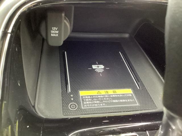 ヴェゼル ｅ：ＨＥＶＺ　ドライブレコーダー前後装備車　光触媒抗菌消臭施工済　ＥＴＣ　バックカメラ　Ｂｌｕｅｔｏｏｔｈ　電動リアゲート　衝突被害軽減システム　キーレスエントリー　スマートキー　純正アルミホイール（19枚目）
