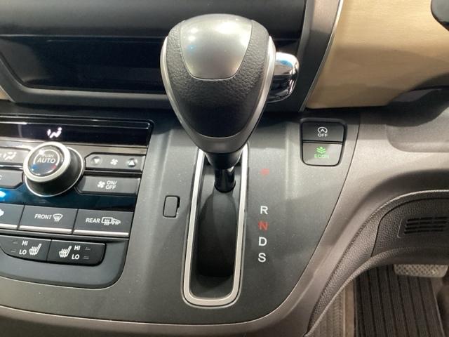 フリード Ｇ　純正メモリーナビ　純正アルミホイール　エンジンスターター　いまコレ＋新品フロアマット付　両側電動スライドドア　ホンダセンシング　クルーズコントロール　バックカメラ　ＬＥＤヘッドライト　４ＷＤ（11枚目）