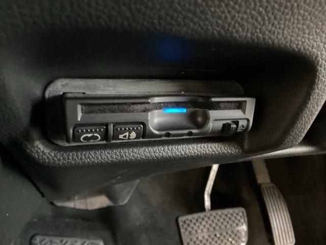 フィットハイブリッド Ｆパッケージ　純正メモリーナビ　フルセグＴＶ　Ｂｌｕｅｔｏｏｔｈ　バックカメラ　ＥＴＣ　純正エンジンスターター　社外アルミホイール　盗難防止システム　キーレスエントリー　スマートキー（14枚目）