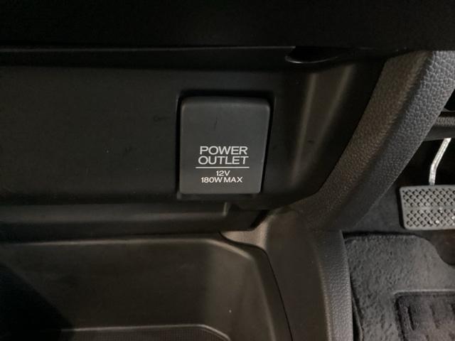 フィットハイブリッド Ｆパッケージ　純正メモリーナビ　フルセグＴＶ　Ｂｌｕｅｔｏｏｔｈ　バックカメラ　ＥＴＣ　純正エンジンスターター　社外アルミホイール　盗難防止システム　キーレスエントリー　スマートキー（15枚目）