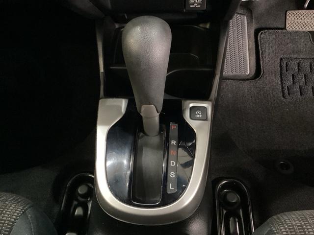 フィット １３Ｇ・Ｆパッケージ　純正メモリーナビ　キーレス　　いまコレ＋新品フロアマット付　横滑り防止　盗難防止　４ＷＤ　純正スチールホイール　スマートキー　キーレスエントリー　アイドリングストップ（9枚目）