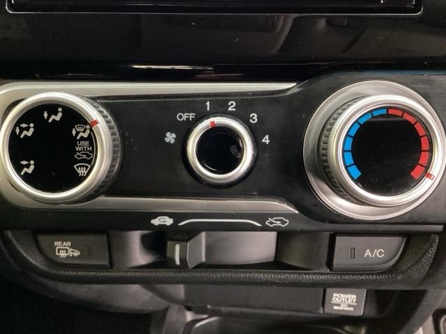 フィット １３Ｇ・Ｆパッケージ　純正メモリーナビ　キーレス　　いまコレ＋新品フロアマット付　横滑り防止　盗難防止　４ＷＤ　純正スチールホイール　スマートキー　キーレスエントリー　アイドリングストップ（10枚目）