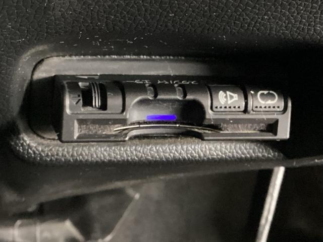 フィット １３Ｇ・Ｆパッケージ　純正メモリーナビ　キーレス　　いまコレ＋新品フロアマット付　横滑り防止　盗難防止　４ＷＤ　純正スチールホイール　スマートキー　キーレスエントリー　アイドリングストップ（14枚目）