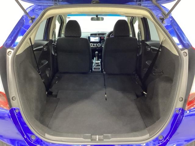 フィット １３Ｇ・Ｆパッケージ　純正メモリーナビ　キーレス　　いまコレ＋新品フロアマット付　横滑り防止　盗難防止　４ＷＤ　純正スチールホイール　スマートキー　キーレスエントリー　アイドリングストップ（19枚目）