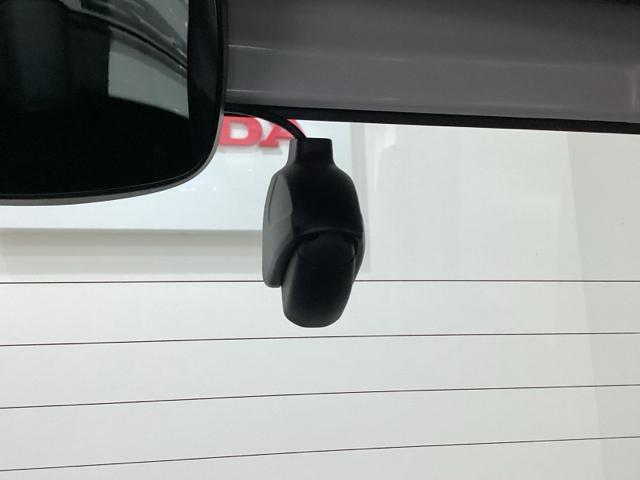 Ｎ－ＢＯＸカスタム Ｌ　４ＷＤ　純正メモリーナビ　フルセグＴＶ　Ｂｌｕｅｔｏｏｔｈ　片側電動スライドドア　純正アルミホイール　ドライブレコーダー　バックカメラ　シートヒーター　純正エンジンスターター　障害物センサー（18枚目）