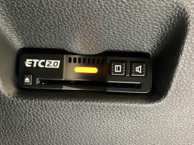 フィット ｅ：ＨＥＶホーム　純正アルミホイール　ドライブレコーダー　キーレス　ホンダセンシング　クルーズコントロール　衝突軽減ブレーキ　横滑り防止　障害物センサー　バックカメラ　盗難防止　ＬＥＤヘッドライト　４ＷＤ（18枚目）