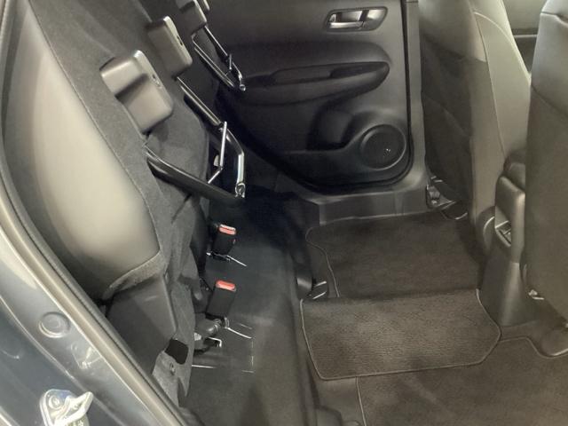 フィット ｅ：ＨＥＶホーム　純正アルミホイール　ドライブレコーダー　キーレス　ホンダセンシング　クルーズコントロール　衝突軽減ブレーキ　横滑り防止　障害物センサー　バックカメラ　盗難防止　ＬＥＤヘッドライト　４ＷＤ（25枚目）