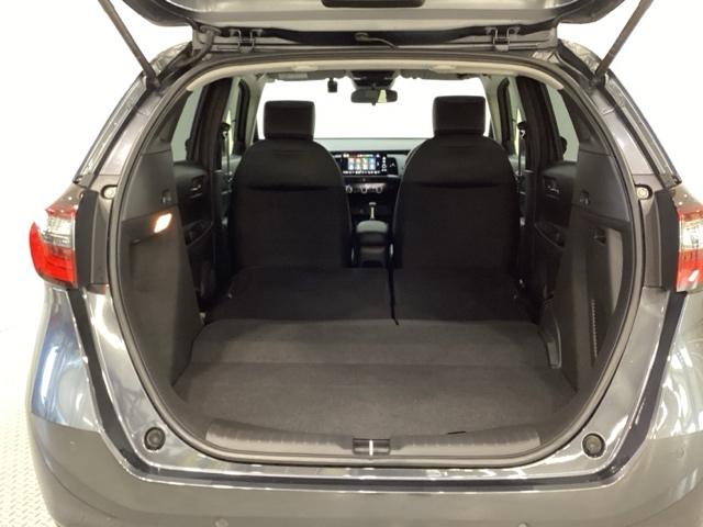 フィット ｅ：ＨＥＶホーム　純正アルミホイール　ドライブレコーダー　キーレス　ホンダセンシング　クルーズコントロール　衝突軽減ブレーキ　横滑り防止　障害物センサー　バックカメラ　盗難防止　ＬＥＤヘッドライト　４ＷＤ（27枚目）