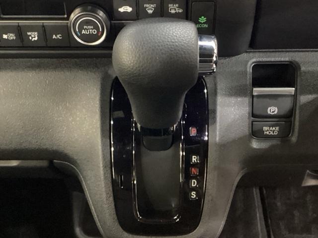 Ｎ－ＢＯＸカスタム コーディネートスタイル　純正メモリーナビ　純正アルミホイール　ドライブレコーダー　シートヒーター　両側電動スライドドア　ホンダセンシング　クルーズコントロール　衝突軽減ブレーキ　バックカメラ　ＬＥＤヘッドライト　４ＷＤ（11枚目）