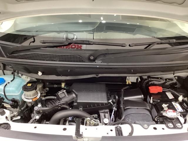 ホンダスタッフがしっかり整備して保証付きにてお渡し致します。エンジンルーム＆室内ルームともにクリーニング済みで清潔です。快適なドライブをお楽しみください。