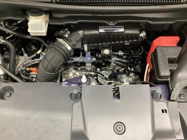 ホンダスタッフがしっかり整備して保証付きにてお渡し致します。エンジンルーム＆室内ルームともにクリーニング済みで清潔です。快適なドライブをお楽しみください。