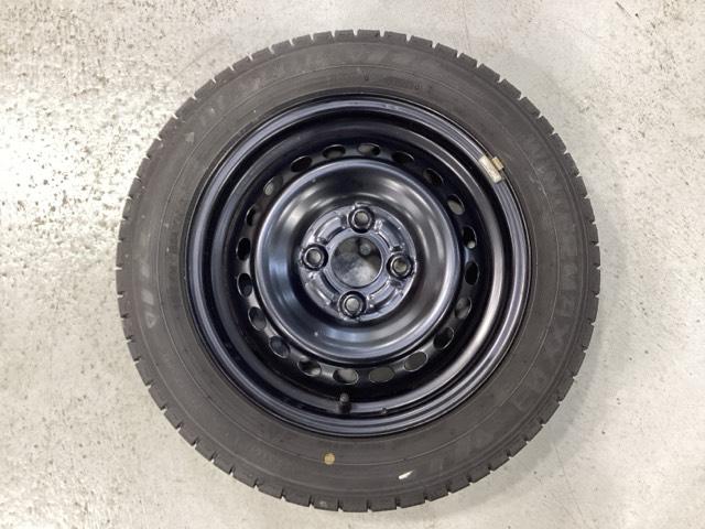 当社にてデモ走行時に装着していたワンシーズン使用の中古スタットレスタイヤ＋ホイール４本セットを用意致しました。（２０２４年製、タイヤ＋ホイールは現状渡し、保証対象外です）