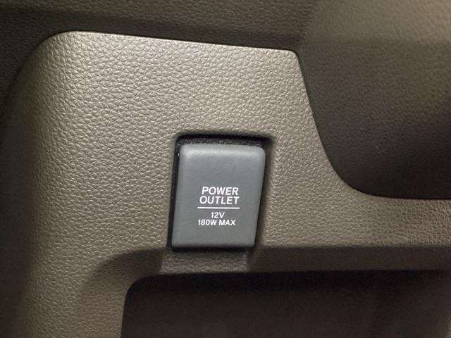 アクセサリーソケットはＵＳＢのアダプターなどをつければ、スマホの充電にも使えます。