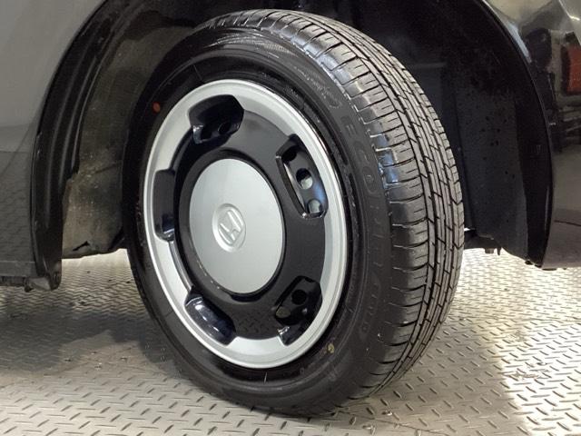 Ｎ−ＷＧＮ専用の純正スチールホイールには、足元を引き立てる専用センターキャップを装着しております。