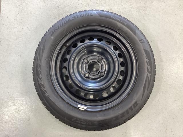 当社にてデモ走行時に装着していたワンシーズン使用の中古スタットレスタイヤ＋ホイール４本セットを用意致しました。（２０２４年製、タイヤ＋ホイールは現状渡し、保証対象外です）