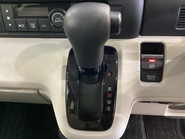 Ｎ－ＢＯＸ ベースグレード　純正メモリーナビ　ドライブレコーダー　シートヒーター　ホンダセンシング　クルーズコントロール　衝突軽減ブレーキ　横滑り防止　盗難防止　バックカメラ　両側電動スライドドア　ＬＥＤヘッドライト　４ＷＤ（10枚目）
