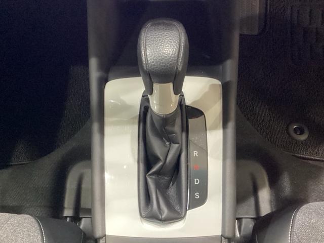 フィット ホーム　純正メモリーナビ　純正アルミホイール　エンジンスターター　ドライブレコーダー　いまコレ＋新品フロアマット付き　ホンダセンシング　クルーズコントロール　衝突軽減ブレーキ　バックカメラ　ＬＥＤヘッドライト（11枚目）