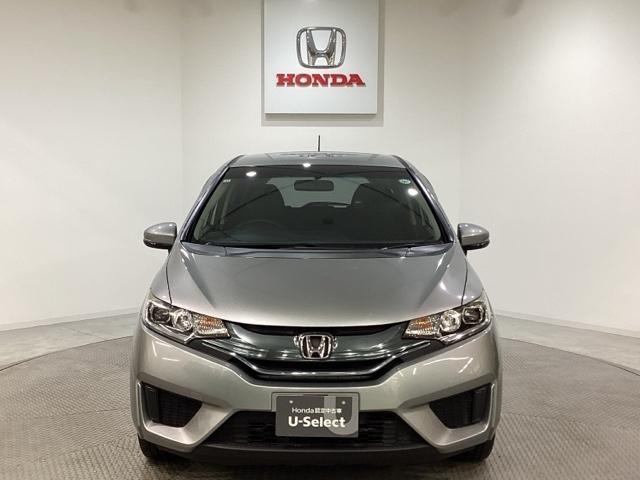 フィットハイブリッド Ｌパッケージ　純正メモリーナビ　エンジンスターター　クルーズコントロール　横滑り防止　バックカメラ　盗難防止　ＬＥＤヘッドライト　４ＷＤ（2枚目）