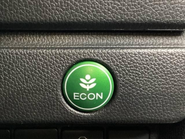 フィットハイブリッド Ｌパッケージ　純正メモリーナビ　エンジンスターター　クルーズコントロール　横滑り防止　バックカメラ　盗難防止　ＬＥＤヘッドライト　４ＷＤ（12枚目）