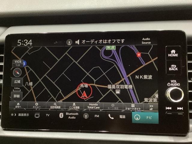 フィット ｅ：ＨＥＶホーム　コネクトディスプレイ　ドライブレコーダー　ホンダセンシング　クルーズコントロール　衝突軽減ブレーキ　横滑り防止　障害物センサー　横滑り防止　バックカメラ　盗難防止　ＬＥＤヘッドライト　４ＷＤ（9枚目）