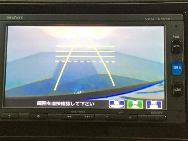 �o�b�N�ł̎Ԍɓ�������S�ł��I�@���A�J�������t���Ă���o�b�N���j�^�[�t�̃i�r�𑕔����Ă���܂��B����������Ă��苗��������ʂ���m�F�ł��܂��B