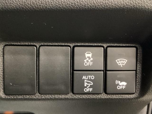 �u�r�`�����Ԃł��B�u�r�`�̓h���C�o�[�̑���ƎԂ̓�����������Ă��܂��B�����Ԃ̋��������ꂽ�Ƃ��A�S�֕ʁX�Ƀu���[�L����������A�G���W���p���[�����ڂ邱�Ƃɂ���ĎԂ����肳���܂��B