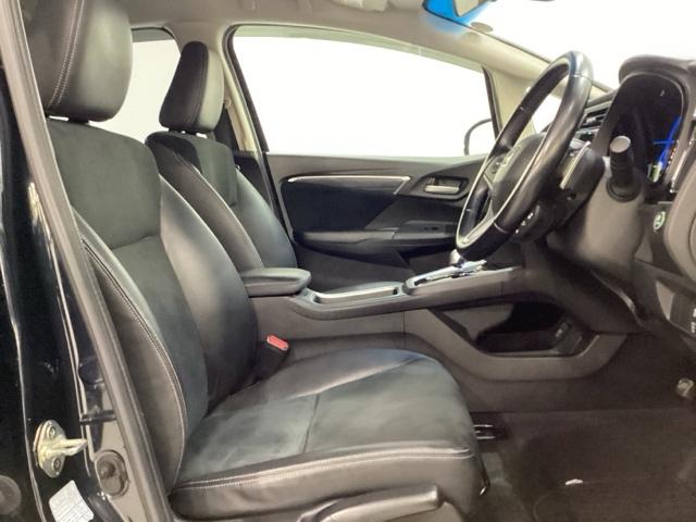 �L�������ɂ����������V�[�g�ɂ͕I�|�����������Ă��蒷�����̉^�]�ł����ɂ����Ȃ��Ă܂��B�����ł��^�]�����₷���悤�ɁA�V�[�g�̍��������@�\�i�V�[�g���t�^�[�j�����Ă��܂��B