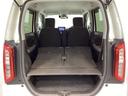 リアシートの背もたれを倒してさらに広々としたトランクスペースになります。段差も少なく荷物の出し入れもしやすくなっています。