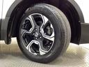 精悍なデザインの純正アルミホイールを装備しています。足元を引き立てて、美しいボディラインを一層引き締めてくれています。