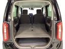 リアシートの背もたれを倒してさらに広々としたトランクスペースになります。段差も少なく荷物の出し入れもしやすくなっています。